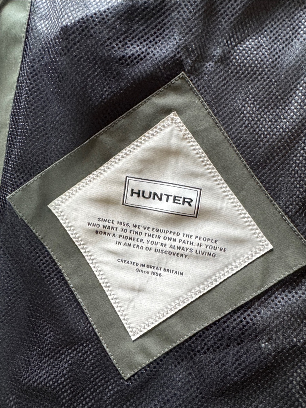 Hunter women’s olive green rain coat. - Picture 6 of 6